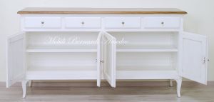 Credenza in legno massiccio con finitura colore bianco e top in legno di noce lunghezza 2 metri